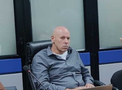 כפרניק IMG_20250811_1939360000 למרות הצבעתו, בניגוד לעמדת המועצה, טוביה ארז ימשיך בתפקידו  