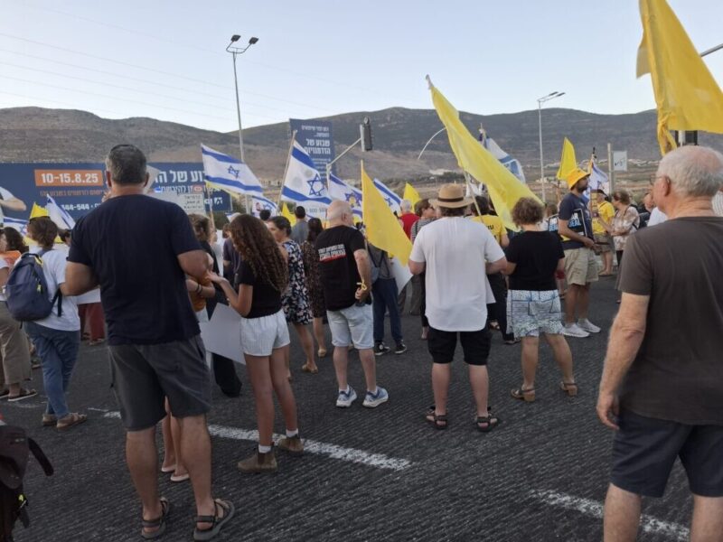 כפרניק f2111eee-d3ac-494c-88a8-6bafb69da66a-scaled תקווה וזעם  