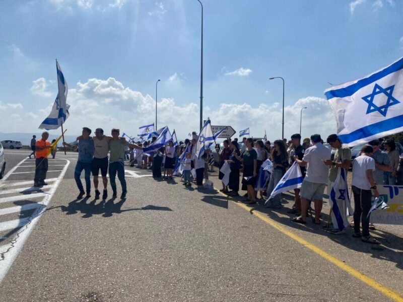 כפרניק WhatsApp-Image-2025-10-24-at-14.47.58-3-scaled אלון אהל חזר הביתה  