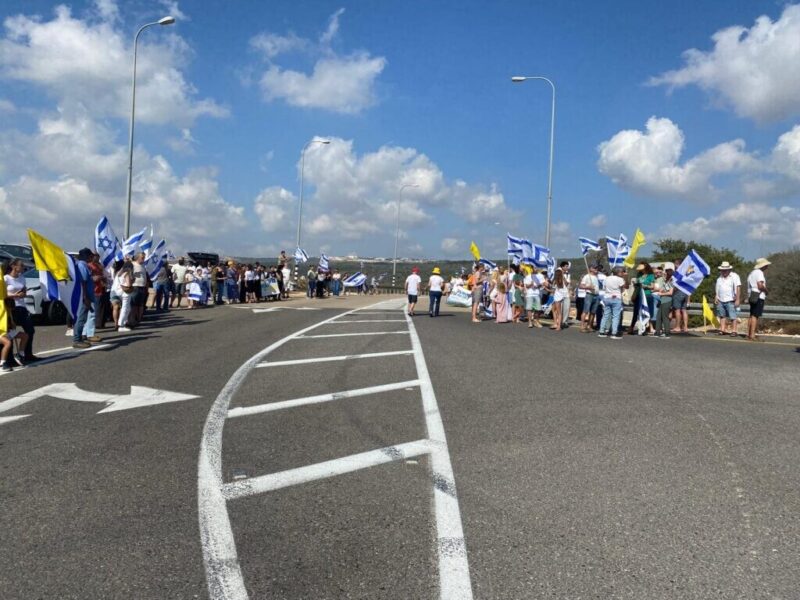 כפרניק WhatsApp-Image-2025-10-24-at-14.47.59-2-scaled אלון אהל חזר הביתה  