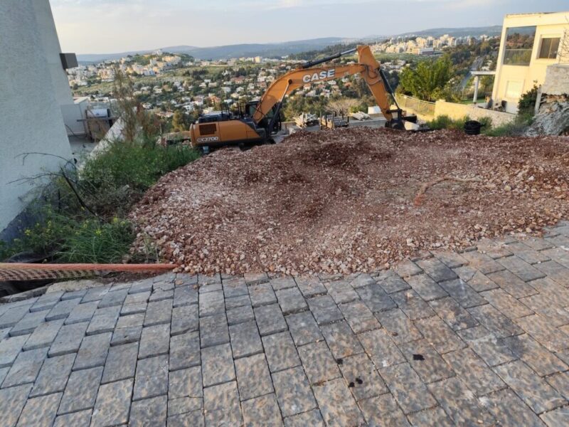 כפרניק WhatsApp-Image-2026-04-25-at-18.57.21-scaled מפגעים ברחוב אדיר  