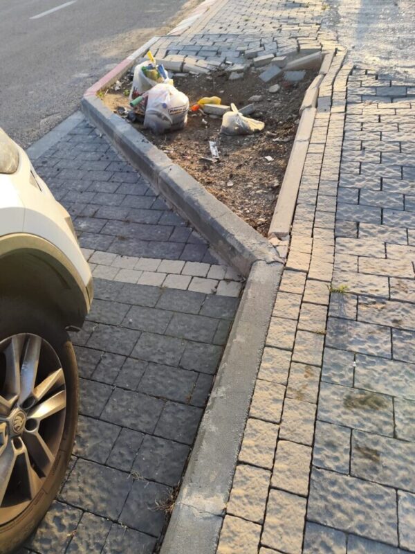 כפרניק WhatsApp-Image-2026-04-25-at-18.57.24-scaled מפגעים ברחוב אדיר  