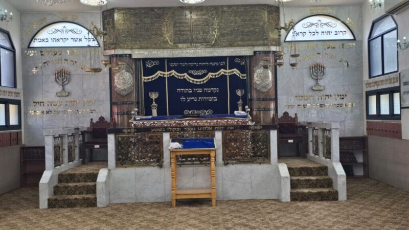כפרניק WhatsApp-Image-2026-06-01-at-00.17.54-scaled מזרח ומערב. ישן מול חדש  
