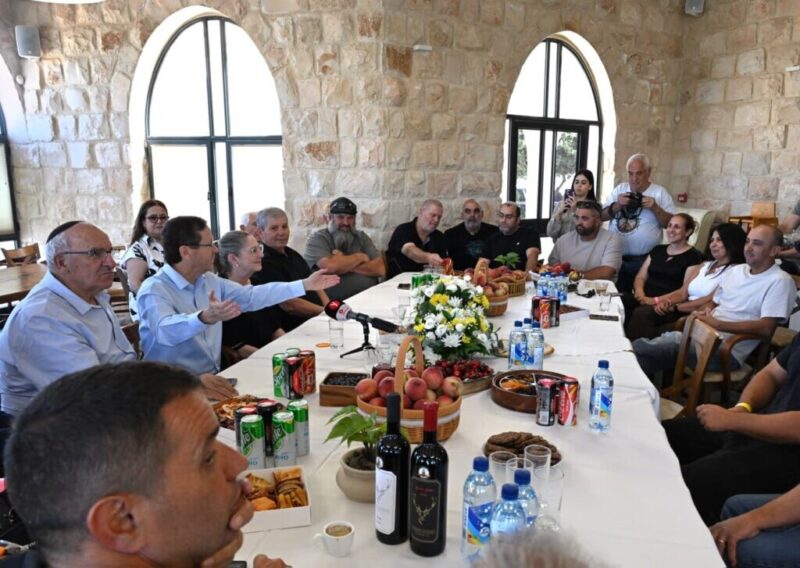 כפרניק WhatsApp-Image-2026-06-10-at-18.49.36-1-scaled נשיא המדינה במעלה יוסף  