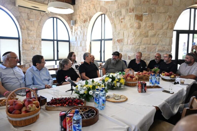 כפרניק WhatsApp-Image-2026-06-10-at-18.49.36-2-scaled נשיא המדינה במעלה יוסף  