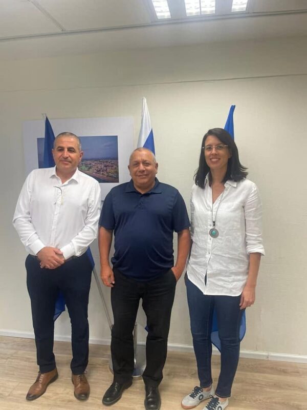 כפרניק 469398878_978170360793176_1600920027631745387_n-scaled יעל רון בן משה: פורשת "מכחול לבן" כפרניק 469398878_978170360793176_1600920027631745387_n-scaled יעל רון בן משה: פורשת "מכחול לבן"