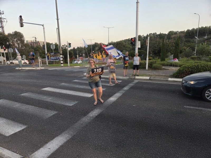 כפרניק WhatsApp-Image-2026-08-01-at-20.52.36-1-scaled גם בחום הכבד: לא מוותרים על הדמוקרטיה  