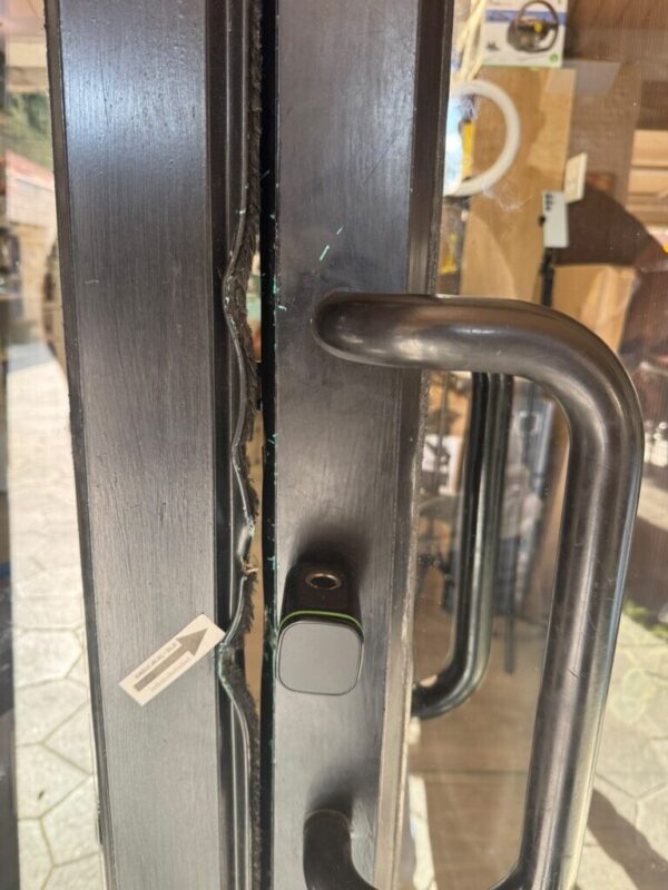 כפרניק WhatsApp-Image-2026-08-18-at-17.07.25-3-scaled כפר ורדים: פריצה במרכז המסחרי  