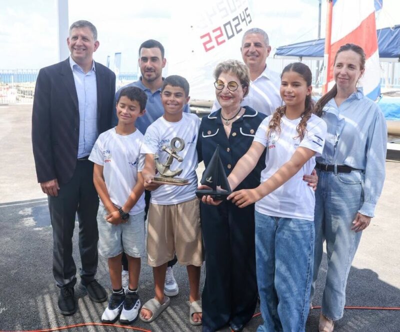 כפרניק 798021702_1547144993296906_4642261877701884775_n-scaled נהריה: חנוכת המרכז לחינוך וספורט ימי ע"ש מיכאל שטראוס כפרניק 798021702_1547144993296906_4642261877701884775_n-scaled נהריה: חנוכת המרכז לחינוך וספורט ימי ע"ש מיכאל שטראוס