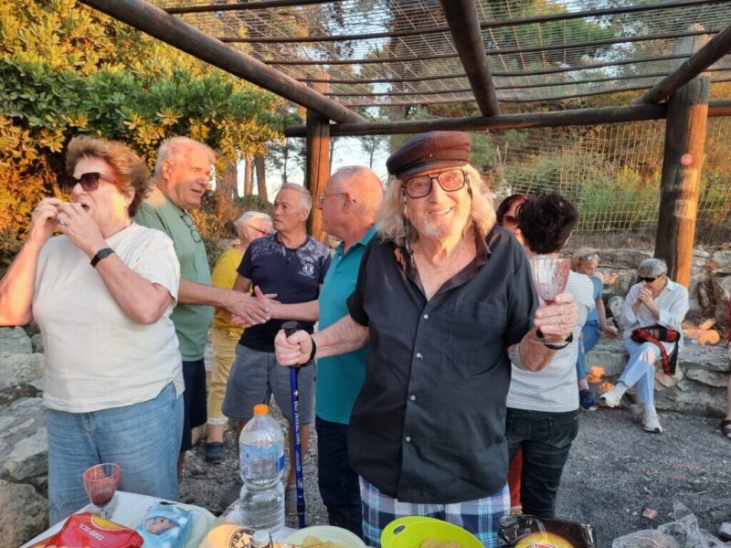 כפרניק WhatsApp-Image-2026-09-16-at-07.11.18-1-scaled שנה טובה ברחוב חרמון  