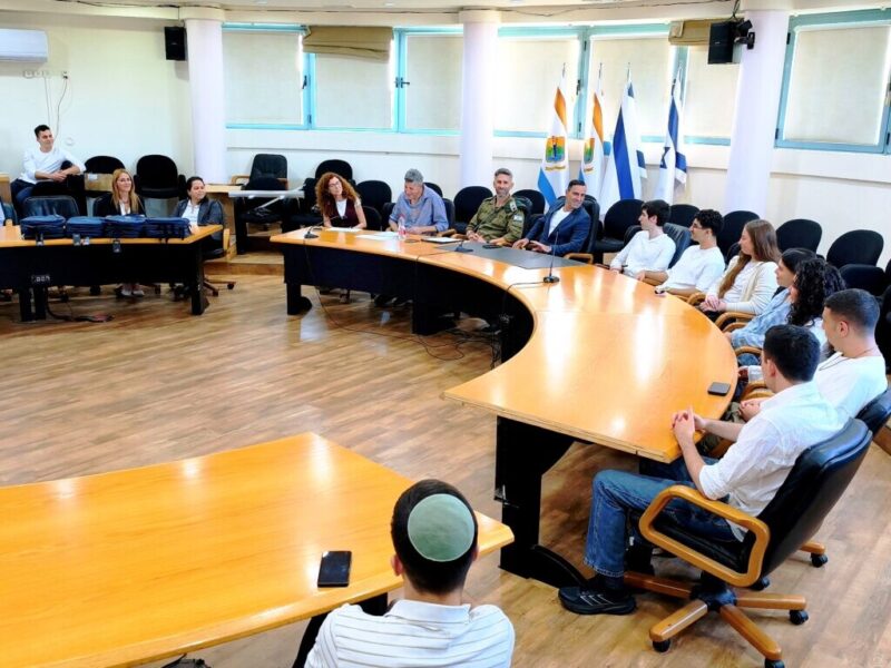 כפרניק WhatsApp-Image-2026-10-07-at-09.37.50-1-scaled מעלות-תרשיחא: 14 צעירים/ות התקבלו למסלולי העילית בצה"ל  