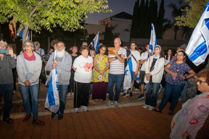 כפרניק WhatsApp-Image-2026-10-07-at-20.21.279-scaled שלוש שנים לאסון: מקיר החטופים לקיר התקווה  